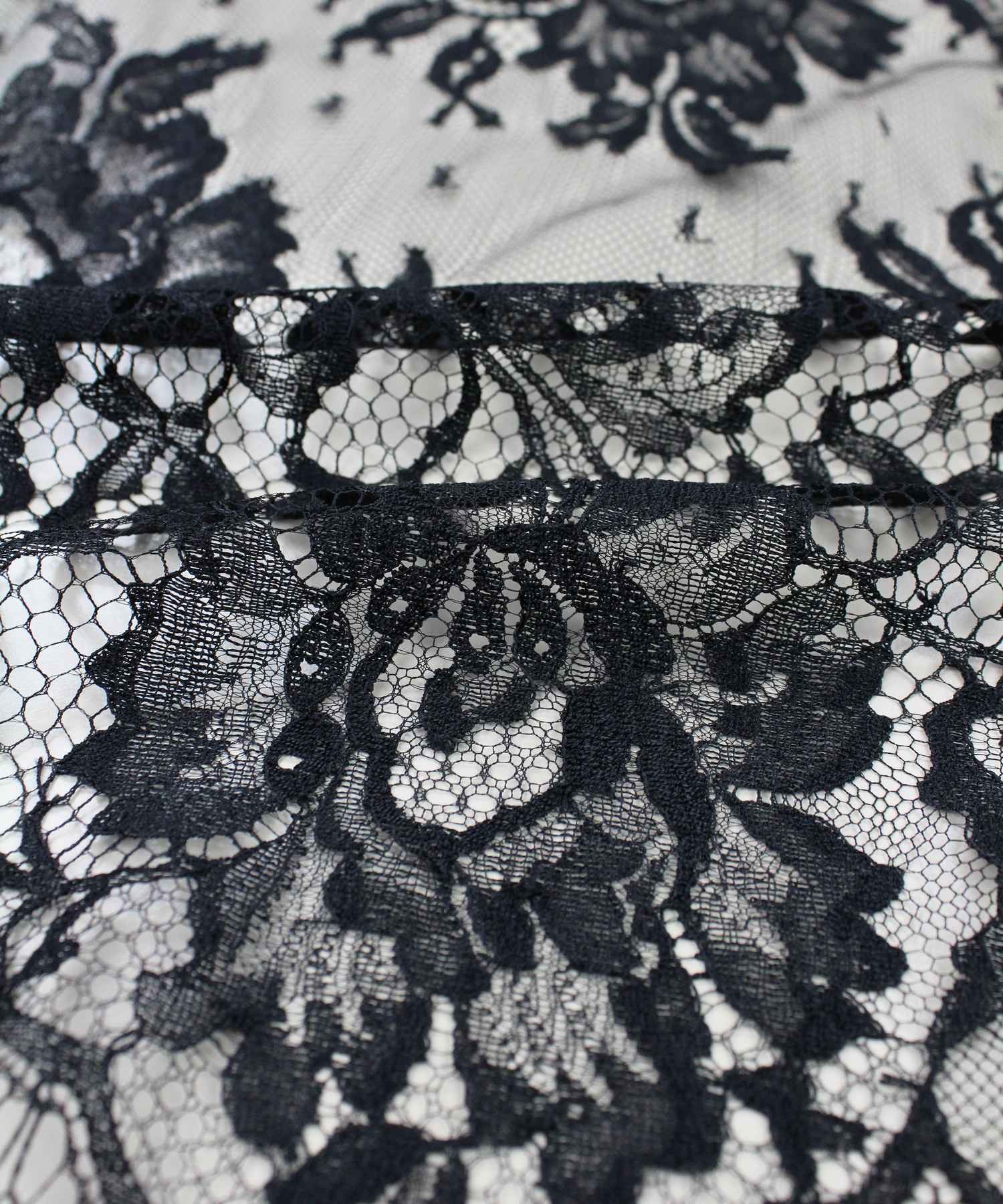 Hortense 140 cm | Lace & embroidery • Sophie Hallette